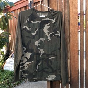 Old Navy camouflage T-shirt  long sleeve